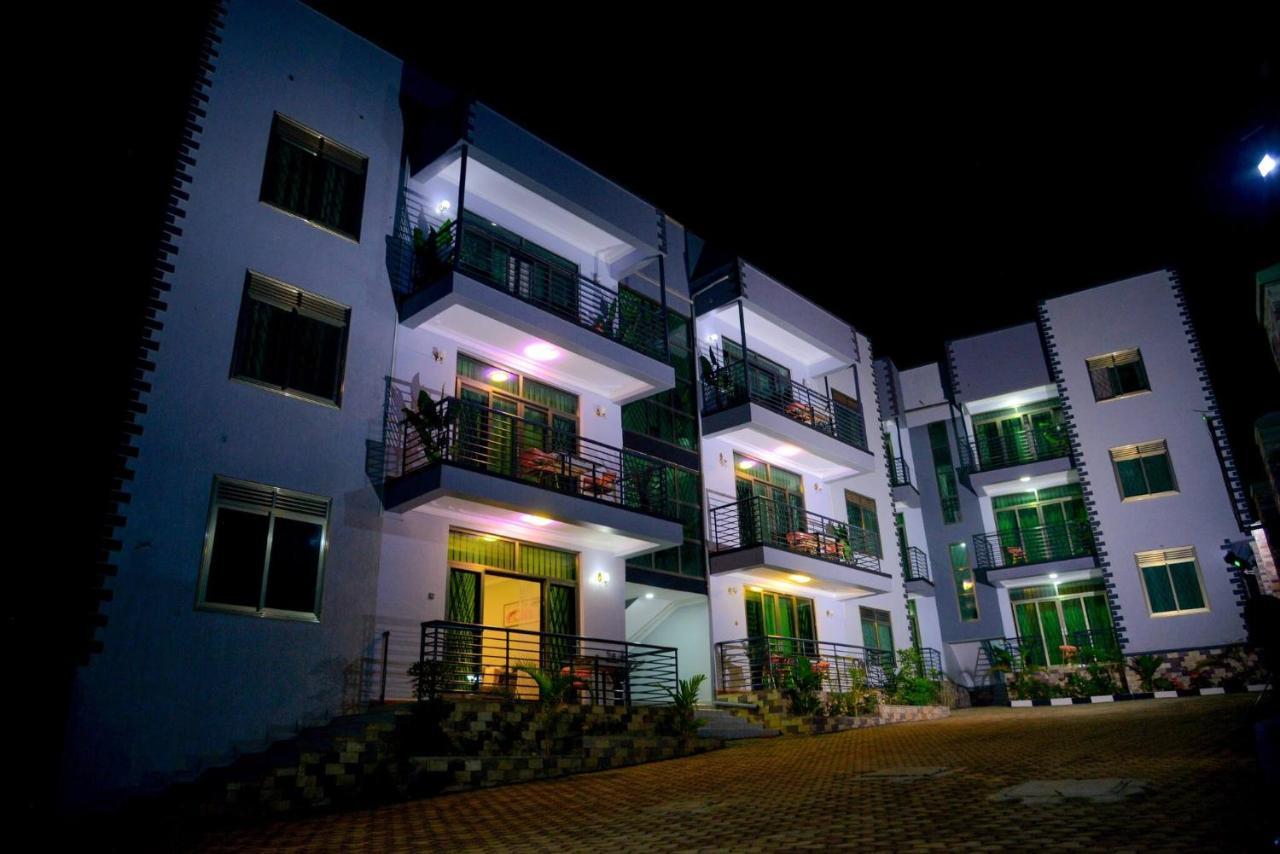 2 Bedroom Suite In 3 Bedroom Apartment Namulanda Exterior photo